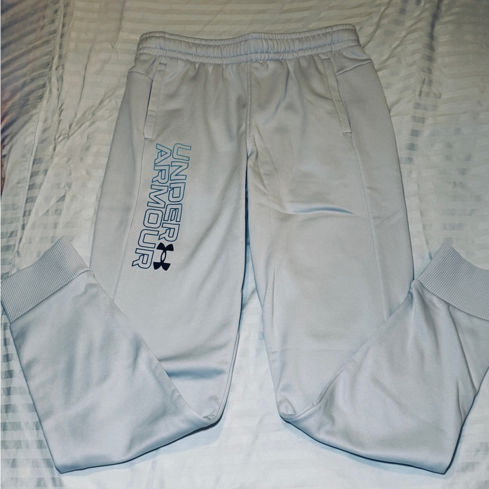 NWOT Under Armour boys light gray joggers